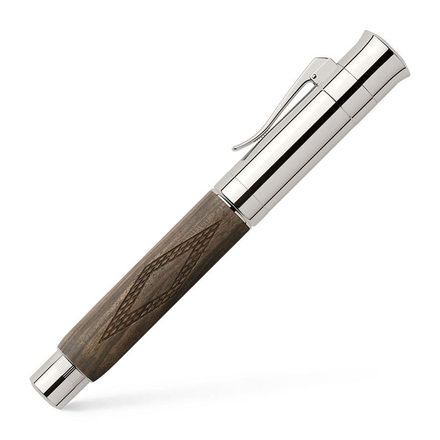 Graf-von-Faber-Castell - Fountain pen Pen of the Year 2010 Medium